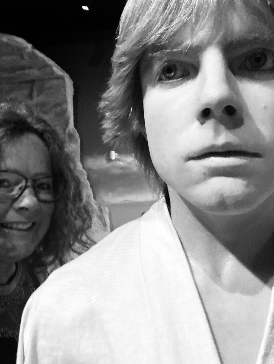 andora_bel's tweet photo. Me and my friends. 
#outpostone
#StarWars 
#selfie https://t.co/6LNOdA98YL