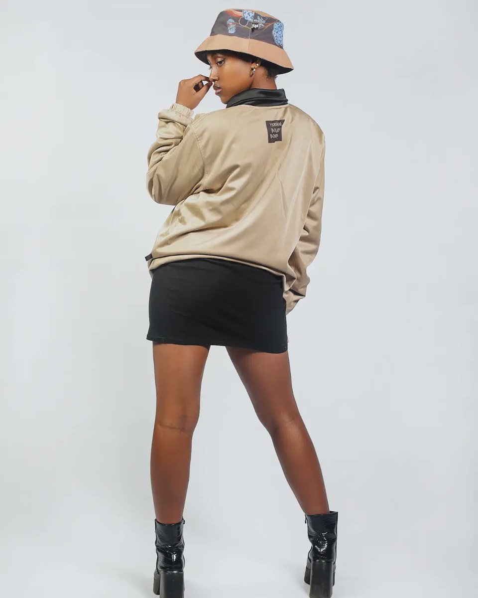 Qwala ka Sqo sqeta, qava mphahlas tsa winter  ena;MELAHLA Coach Jacket and Fleece Bucket Hat from the upcoming collection "POKELLO EA PHUPU." Inspired by the muted tones of winter and cozy, dapper layers tsa @SqoSyndicate 
All available @shipa_online