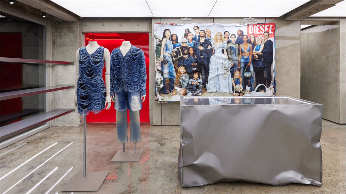 CaadDesign's tweet photo. DIESEL inaugura su tercera tienda en Seúl, ubicada en un edificio de cinco plantas en Apgujeong, con diseño industrial y colecciones exclusivas. 

Diseño: DIESEL 
Localidad: Seúl, Corea del Sur
Fuente: superfuture
https://t.co/MY2WLnEfde

#loveisinretail #retail #retaildesign https://t.co/diD1MHpzXR