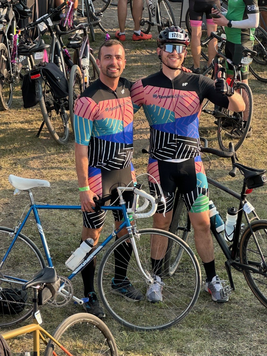 Tenaris's tweet photo. Last week, the TenarisShawcor team geared up for the 16th edition of the Enbridge Tour Alberta for Cancer 200km fundraising bike ride.
Learn more: https://t.co/NsE2BniCwh
Congratulations to all who participated!
#TenarisinCanada #TenarisShawcor #RidingForACause https://t.co/1Gwrk9uvQT