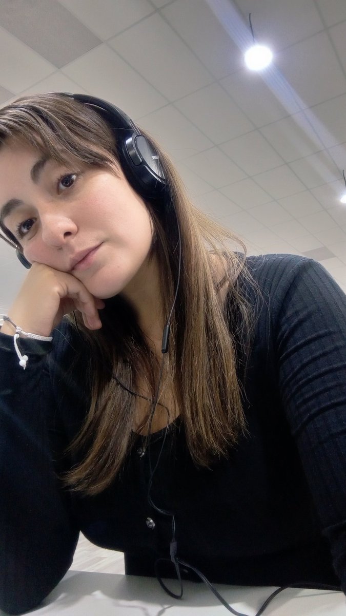 Con una nalga en la mina y la otra en mi casa, con mi amor , mis perros , mis bebés..  2 dias y nos vamos.🙌