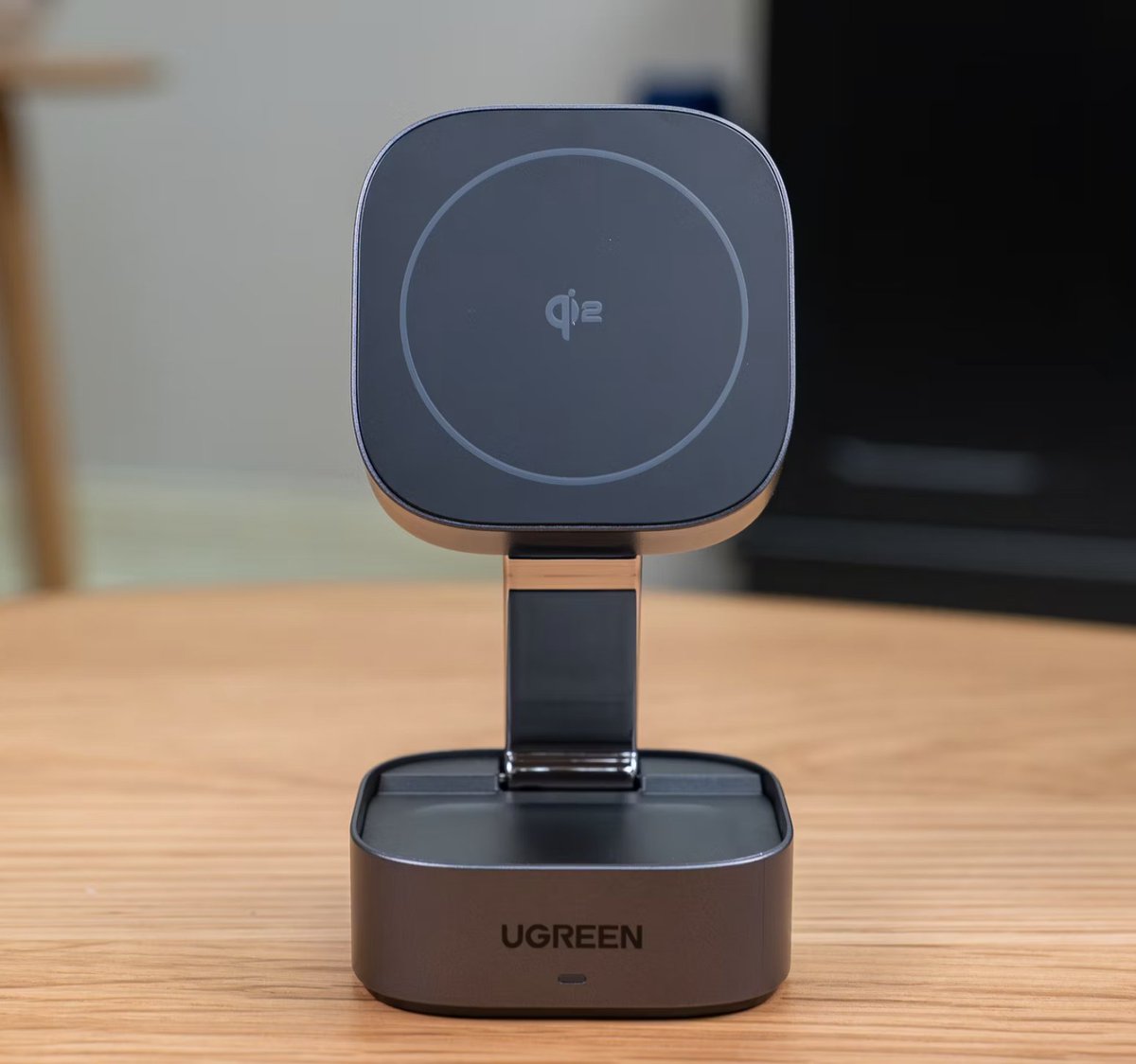 qipower's tweet image. Check out this compact Qi2 Certified charger by Ugreen. Doesn’t take up room on your desk and even makes for a perfect travel companion. howtogeek.com/ugreen-foldabl… #techgadgets #cooltech