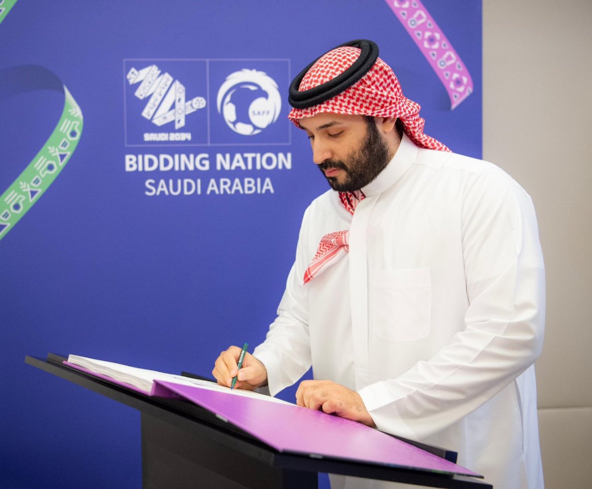 KAlzaini's tweet photo. لحظة إستثنائية تفصل بين الحلم والواقع 🇸🇦
يدونها التاريخ ويشهد بها العالم، أن المملكة هي الوجهة الأولى لكل طموح.

#ترشح_السعودية2034 https://t.co/l9iS66lM7n