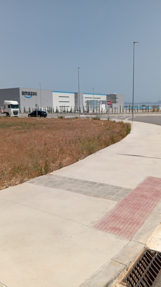 cgtgirona's tweet photo. Si treballes a Amazon del Far d'Empordà. A les properes eleccions sindicals organitza't amb @cgtgirona @cgtbcn1 https://t.co/LVoF6xBhsz