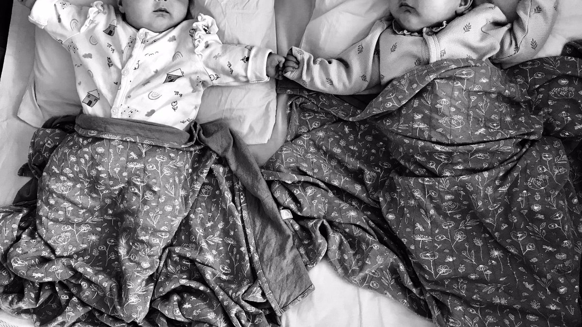 Yüreğim kızlar ve beş dk uykusu 😅🤍
🖇