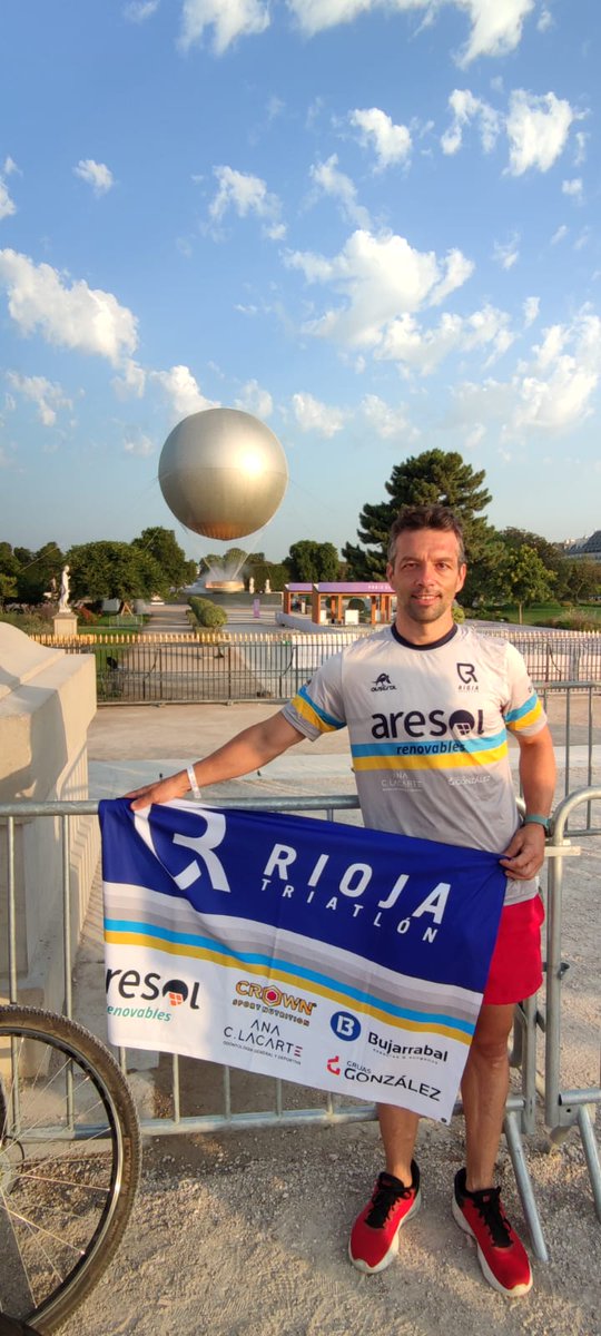 Si si..... La antorcha olímpica !!!
💙  🖤  ❤️ <a href="/Aresol_ER/">Aresol Renovables</a> #LacarteDental 
     💛 💚    <a href="/crownsportnutri/">Crown Sport Nutrition</a> <a href="/gonzalezehijos/">Gruas GonzalezeHijos</a> <a href="/BujarrabalAses/">Bujarrabal Asesores</a> <a href="/pimiento_negro/">Pimiento Negro</a> #CRT #desde2009 haciendo #triatlon con <a href="/lariojaturismo/">La Rioja Turismo</a> y <a href="/LogronoDeporte/">Logroño Deporte</a>