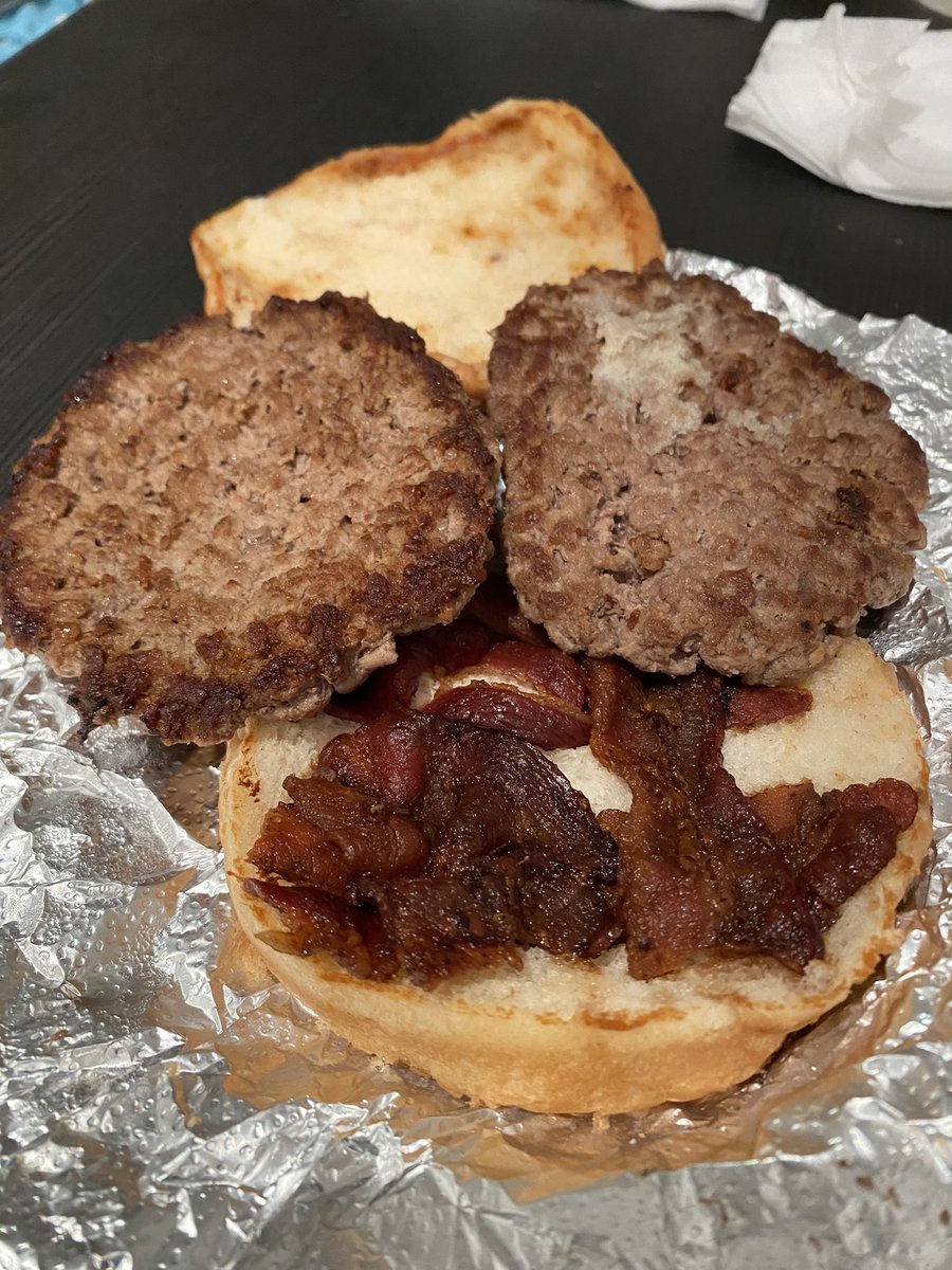 Carlos M. Montero tweet media