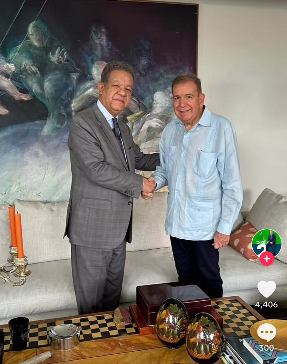 QueTuDiceCon's tweet photo. @AlgenisDeLeon1 @LeonelFernandez Aquí solo representa lo que ustedes le dicen a la gente y no el echo de un fue invitado por los 2 candidato https://t.co/8LiZ6WuZlz