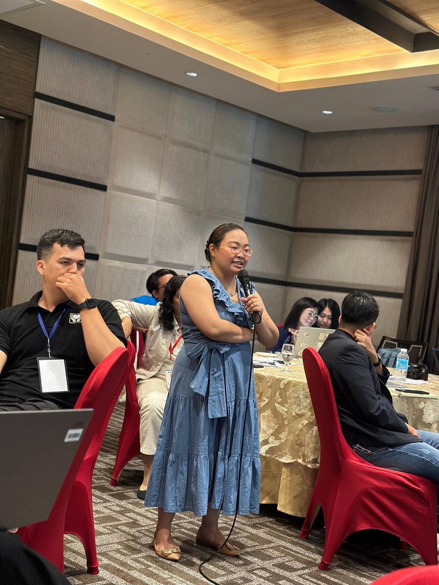 angeli_alba's tweet image. On the second day, the participants and I focused on ethics in development communications, drafting guidelines that could hopefully be a legacy that KALAHI-CIDSS will leave with DSWD. 

My thanks to Len Bunagan-Francisco for inviting me to this event! #developmentcomms #devcomm