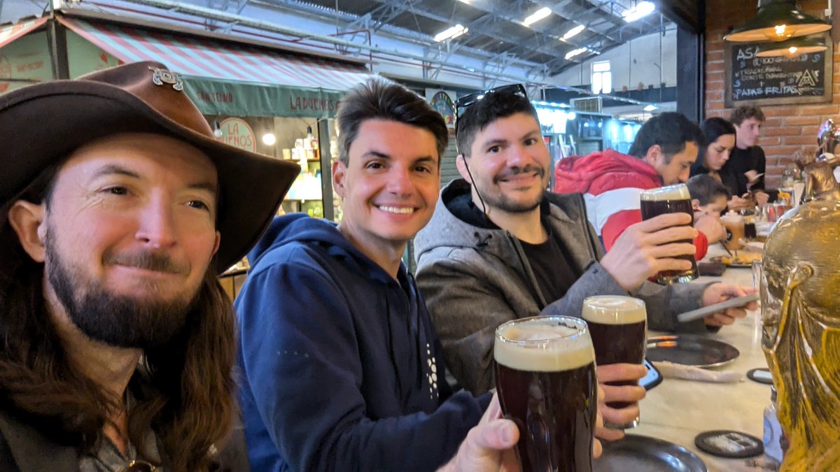 I've been told this is the best steak in Argentina and best fries in the world. With <a href="/otaviolima/">Otávio Lima | Cardano & Midnight Ambassador</a> <a href="/SMCR88_0x/">MRMG</a>. Still haven't met an Argentinian but maybe later... #BuildingOnCardano 🤠🇦🇷🇺🇲🇧🇷🇨🇷