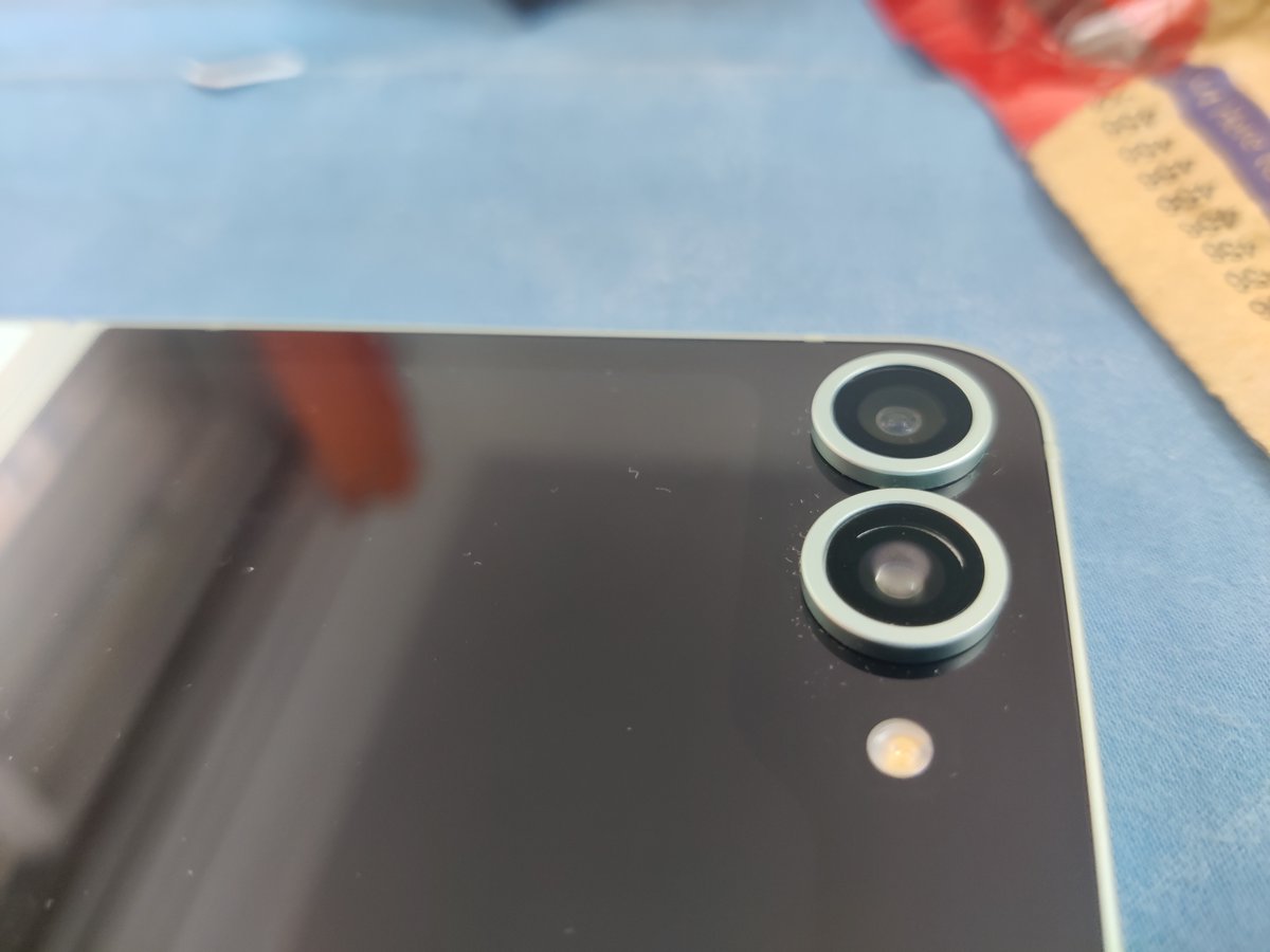 nikp1009's tweet photo. @SamsungIndia @SamsungMobile @SamsungKorea My #flip6 was delivered with fog inside the back camera, causing huge issues with photo quality. Additionally, experiencing problems with the charger not connecting properly. I request a replacement with a new device. Order- 12066599204 https://t.co/1MLRZ3B4KT