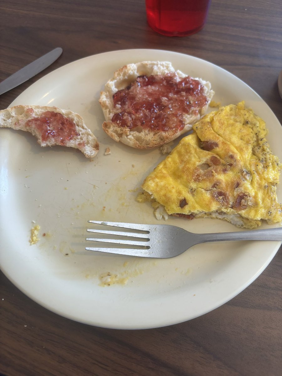 LibraryOfDoom's tweet photo. Breakfast IS THE MOST IMPORTANT MEAL OF THE DAY https://t.co/9SVJc4uJh9