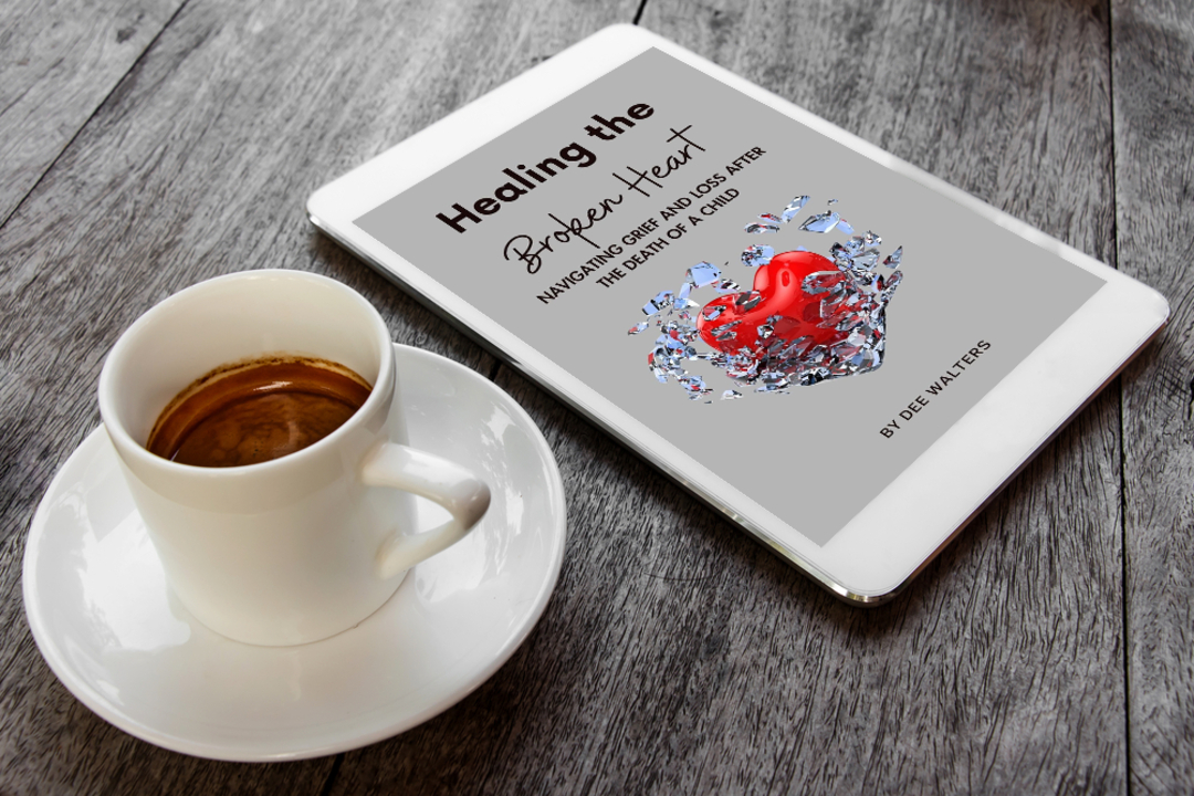 quotesrainsite's tweet photo. This book is a roadmap to healing, growth, and finding purpose after the unthinkable. Read "Healing the Broken Heart" now. #Healing #AdviceBook @WaltersDee2269 Buy Now --> https://t.co/8vyjoVbXQA https://t.co/kEjhnWzGEV