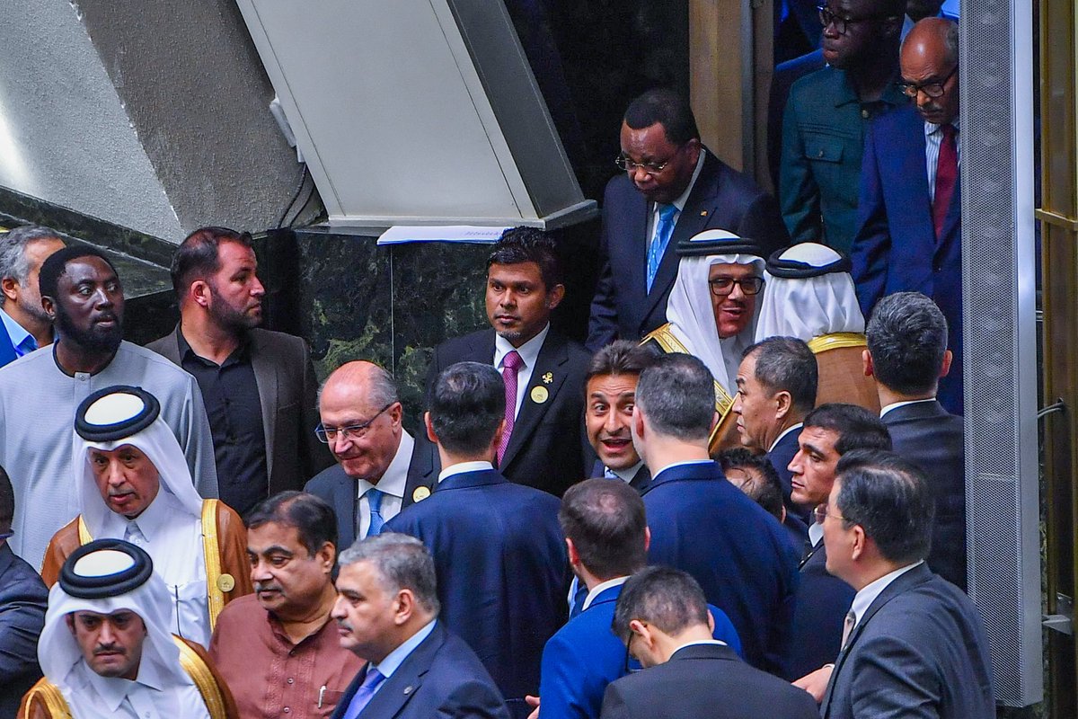 His Excellency Vice President <a href="/HucenSembe/">Hussain Mohamed Latheef</a> attends the inauguration ceremony of the President of Iran, His Excellency <a href="/drpezeshkian/">Masoud Pezeshkian</a>, as the special envoy of His Excellency President Dr <a href="/MMuizzu/">Dr Mohamed Muizzu</a>.