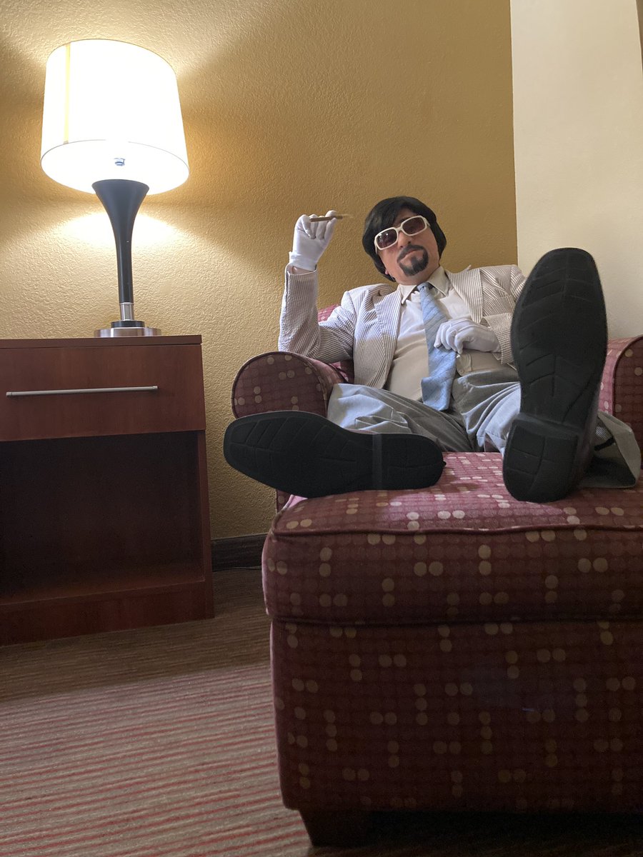 DuskySamCat's tweet image. Sy Smoothie has a new face, and he is more than happy to show it off! 

I posted tons of pics and vids on IG recently, this is a small sampling of that onslaught. Obviously we are having a good time together!