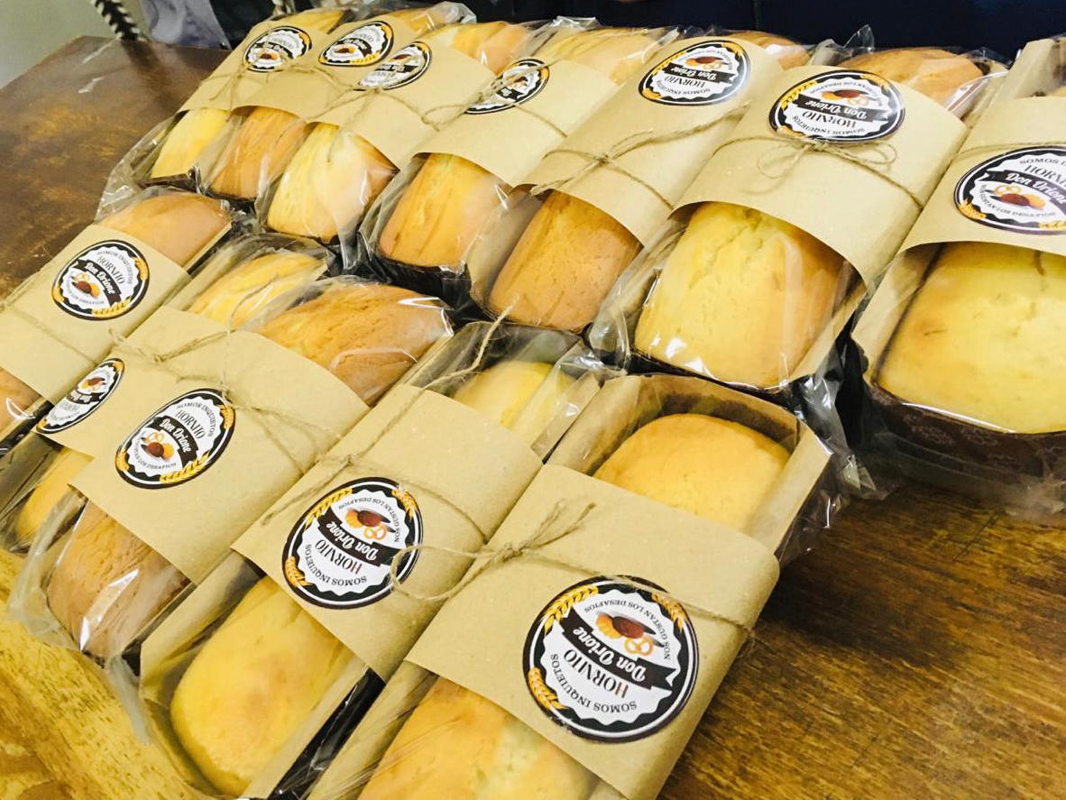 CottolengoC's tweet photo. EMPRENDEDORES
“Hornito Don Orione” 
🍞🥯🥖🥐🍩🍪
En pos de favorecer la autodeterminación y el ejercicio de la vida independiente de los residentes, se los capacita en la elaboración de productos de panadería para su posterior venta. https://t.co/ncgJ1iXt2O