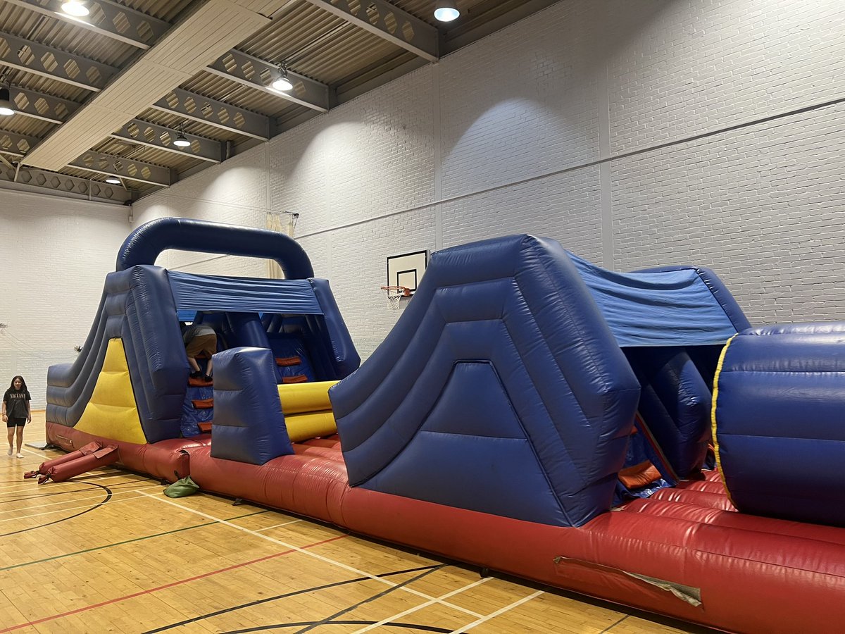 MarkKingRCF's tweet image. 🗓️DAY 13🗓️
KSS PARTNERS SUMMER PROGRAM 

Inflatable Fun Day 🛝
Hot Breakfast and Lunch 🥞🍳🍕
Smiles on everyone’s faces (especially the staff) 😃🤩

@KnightswoodSec 
@RFC_Charity 
@Mollie_FARE 
@FARE_Scotland 
@GlasgowNWPolice 
@jamie57539237 
@KSS_Partners