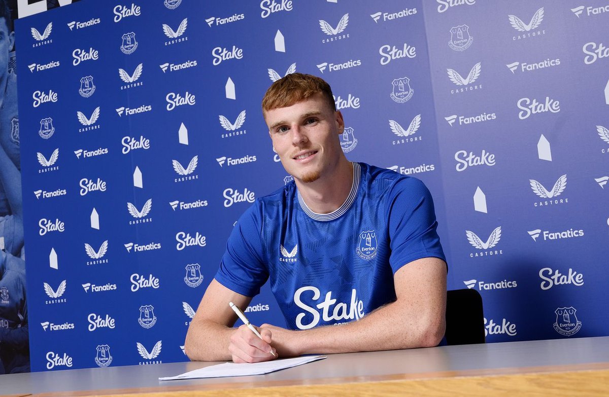 🔵🇮🇪 Official, exclusive story confirmed. Jake O’Brien signs in as new Everton player from OL on €20m deal.

“You see how Sean Dyche develops young centre-halves and what he has done for Jarrad, it’s something I want to replicate!”, O’Brien says.