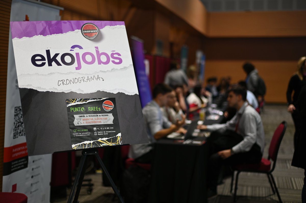 #RetroEko 🔙

Cada año, la EKO cuenta con un espacio de Speed Interviews de Ekojobs. 🚀

Pero, ¿qué son las #SpeedInterviews? 🤔

Se trata de entrevistas con una duración de 7 minutos con cada empresa, donde podés darte a conocer con nuestros sponsors y encontrar la próxima