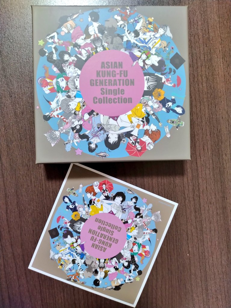 bluem00nbluesky's tweet photo. タワレコで無事に。歴史を感じる。大好きですわ本当に。いつも有難う。
#アジカン
#singlecollection https://t.co/tvD9etq1Hx