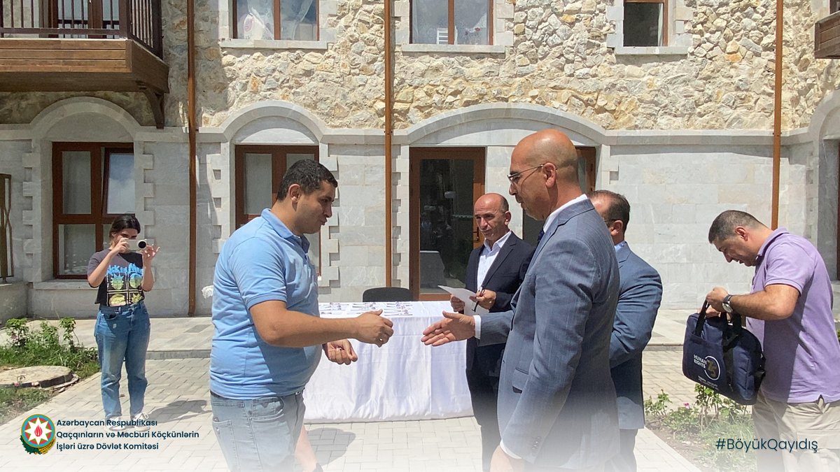 idpgovaz's tweet photo. Növbəti köç karvanı Şuşa şəhərinə çatıb

Ətraflı: https://t.co/HyZBsWZHAd

#Böyükqayıdış #Şuşa #Qarabağ #DoğmaYurd #YeniBaşlanğıc https://t.co/ESBMVJV9e5