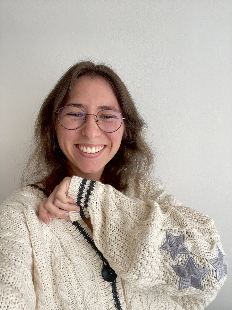 wakinginthedark's tweet photo. this cardigan will never be under my bed because i just put it on and it‘s my favorite!!! i’m so happy it made it here just in time for salt air month 🩶 @taylorswift13 @taylornation13 #4yearsoffolklore https://t.co/mB0YiGFjsm