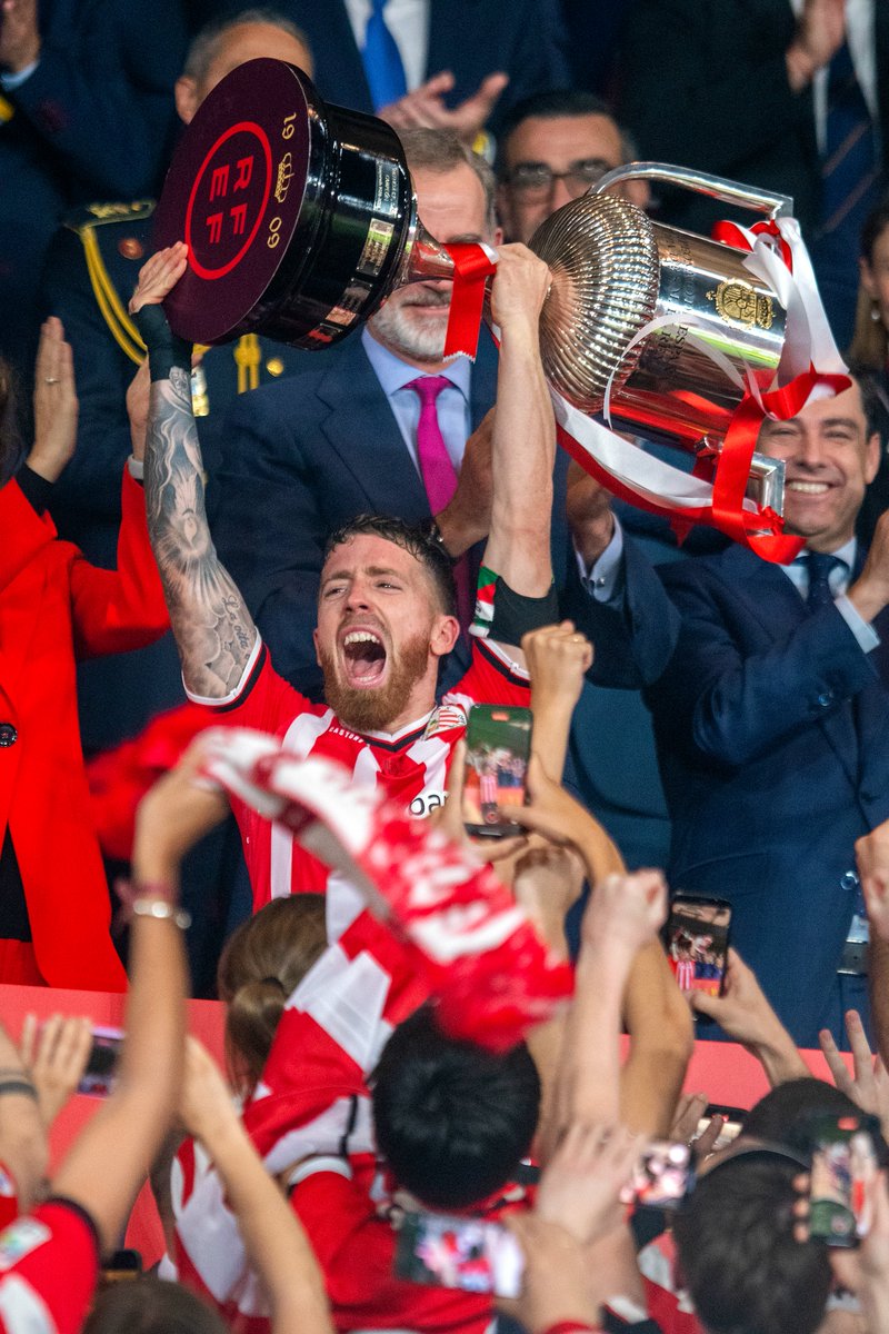 AthleticClub's tweet photo. 🦁💭 

Hoy se cumplen 1⃣5⃣ años del debut de @IkerMuniain10 

🏆 El resto ya es historia. https://t.co/eu18Wclt3p