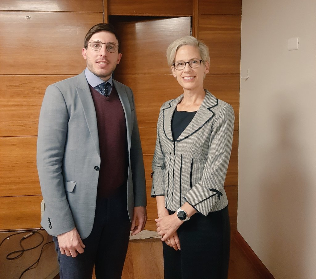 Leonel Gonzalez Postigo (@leonelgpostigo) on Twitter photo Muy productiva e interesante reunión con la Relatora Especial de Independencia Judicial de Naciones Unidas <a href="/SRjudgeslawyers/">Margaret Satterthwaite</a>. Conversamos sobre la situación en Chile y posibles áreas de mejora para el fortalecimiento de la independencia. Muy productiva e interesante reunión con la Relatora Especial de Independencia Judicial de Naciones Unidas <a href="/SRjudgeslawyers/">Margaret Satterthwaite</a>. Conversamos sobre la situación en Chile y posibles áreas de mejora para el fortalecimiento de la independencia.