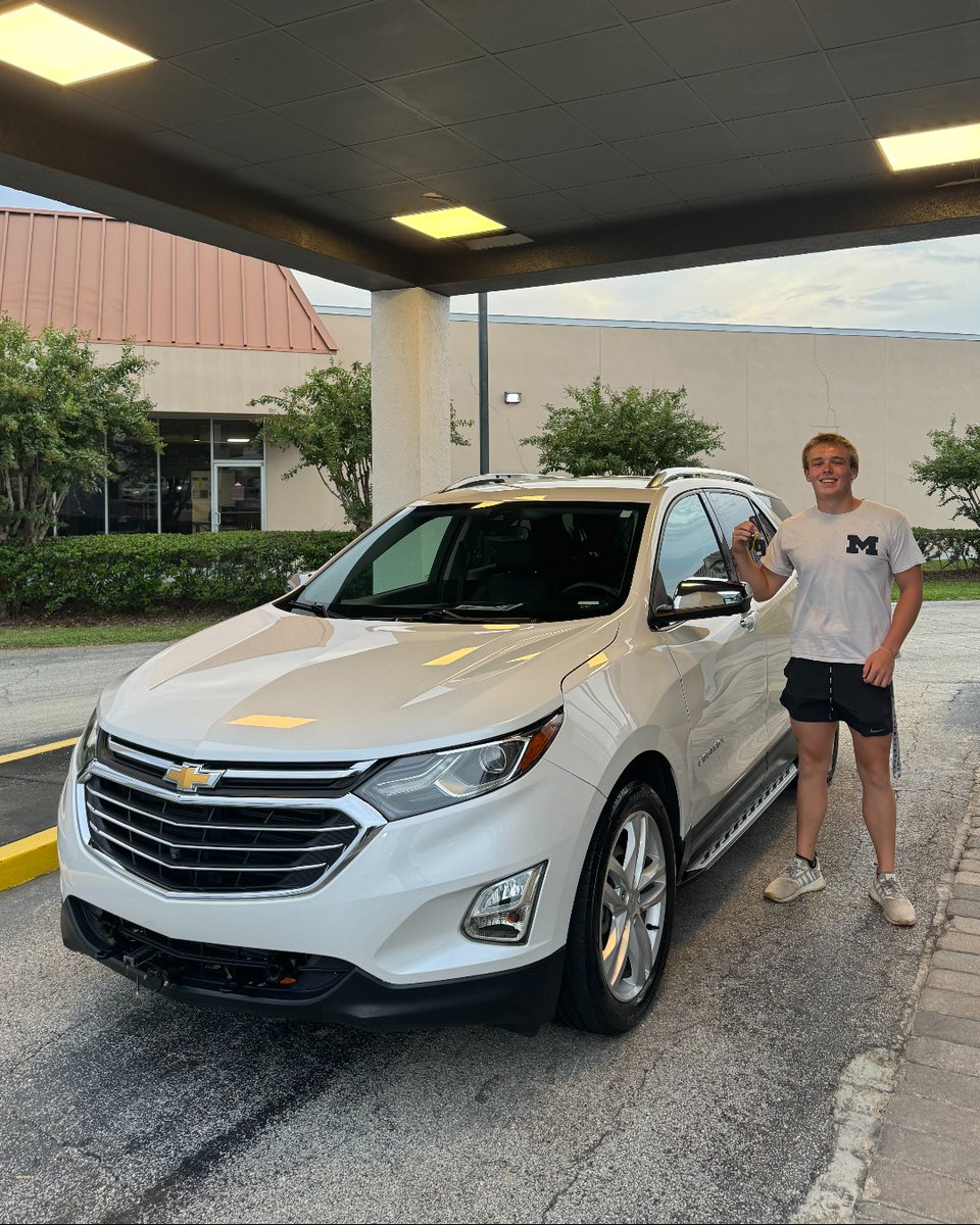 OrlandoMINI's tweet image. Congrats to Iris S. on her #FieldsPreOwned 2019 #Chevy #Equinox Premier! Perfect for her son Nick @ college. Thanks to Francisco Munoz for a seamless experience. Find your perfect vehicle @ iwantamini.com or call (407) 835-2727. #OrlandoMINI #Orlando #Florida #FieldsAuto