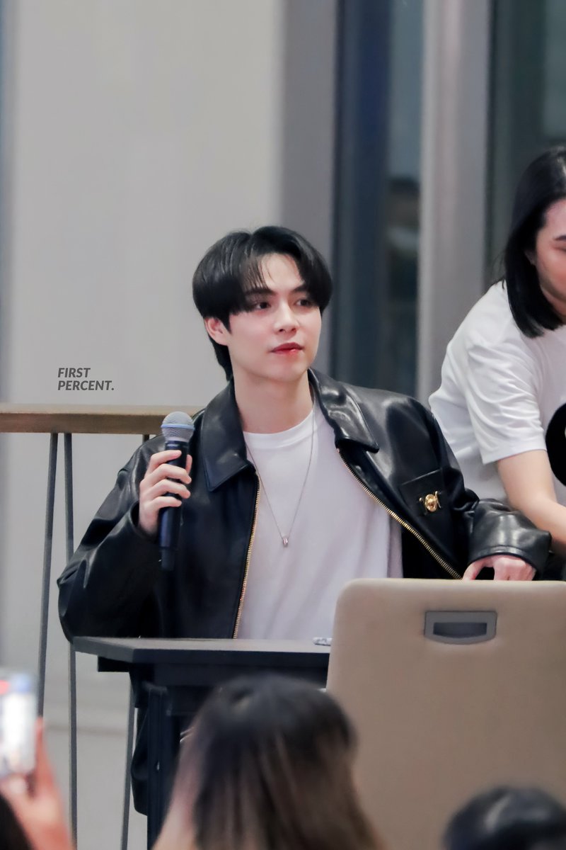 FIRSTPERCENT's tweet photo. 300724 | มาแล้ว มาแล้ววววว🤲🏻💕

@Firstkpp

FK x INTER NOVEL 2024

#Firstkp
#Firstkanaphan
#งานมหกรรมนิยายนานาชาติ2024xFK https://t.co/EOhC6rVeMm