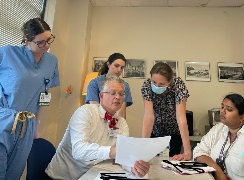 BMC Addiction Medicine Fellowship (@bmcaddictionmed) on Twitter photo <a href="/AlexanderWalley/">Alex Walley, MD, MSc</a> leading interdisciplinary team rounds on the addiction consult service.
<a href="/The_BMC/">Boston Medical Center</a> <a href="/GraykenBMC/">Grayken Center for Addiction</a> <a href="/AlexanderWalley/">Alex Walley, MD, MSc</a> leading interdisciplinary team rounds on the addiction consult service.
<a href="/The_BMC/">Boston Medical Center</a> <a href="/GraykenBMC/">Grayken Center for Addiction</a>