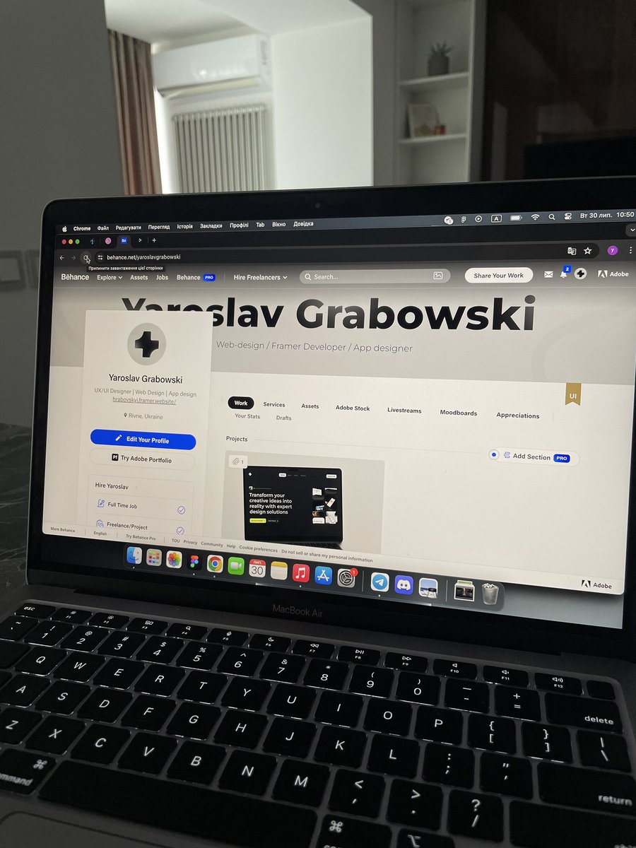 A project that was created in two days on my knees and published on a non-main account received an award from Behance today. 
I wonder how they select them. 🤔

Link to the project: behance.net/gallery/203685…