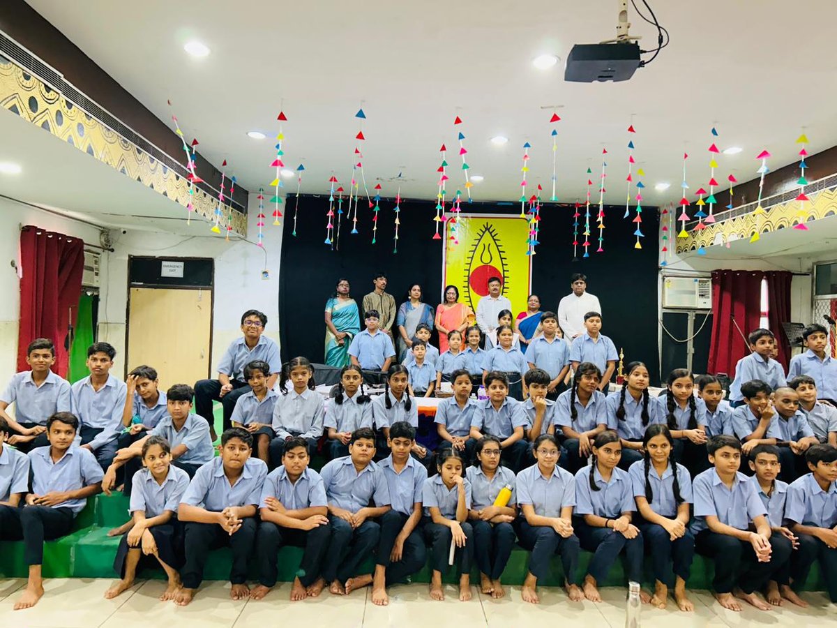 SrmpsS58435's tweet image. LEC DEM PERFORMANCE BY VIDUSHI SUMITRA GUHA JI AT SRMPS   

#spicmacay #classicalmusic #funactivitiesforkids #kindergarten #cbscschool #learning #preprimary #preschool #preschoolactivities #boardingschool #LearningIsFun #DayBoardingSchool