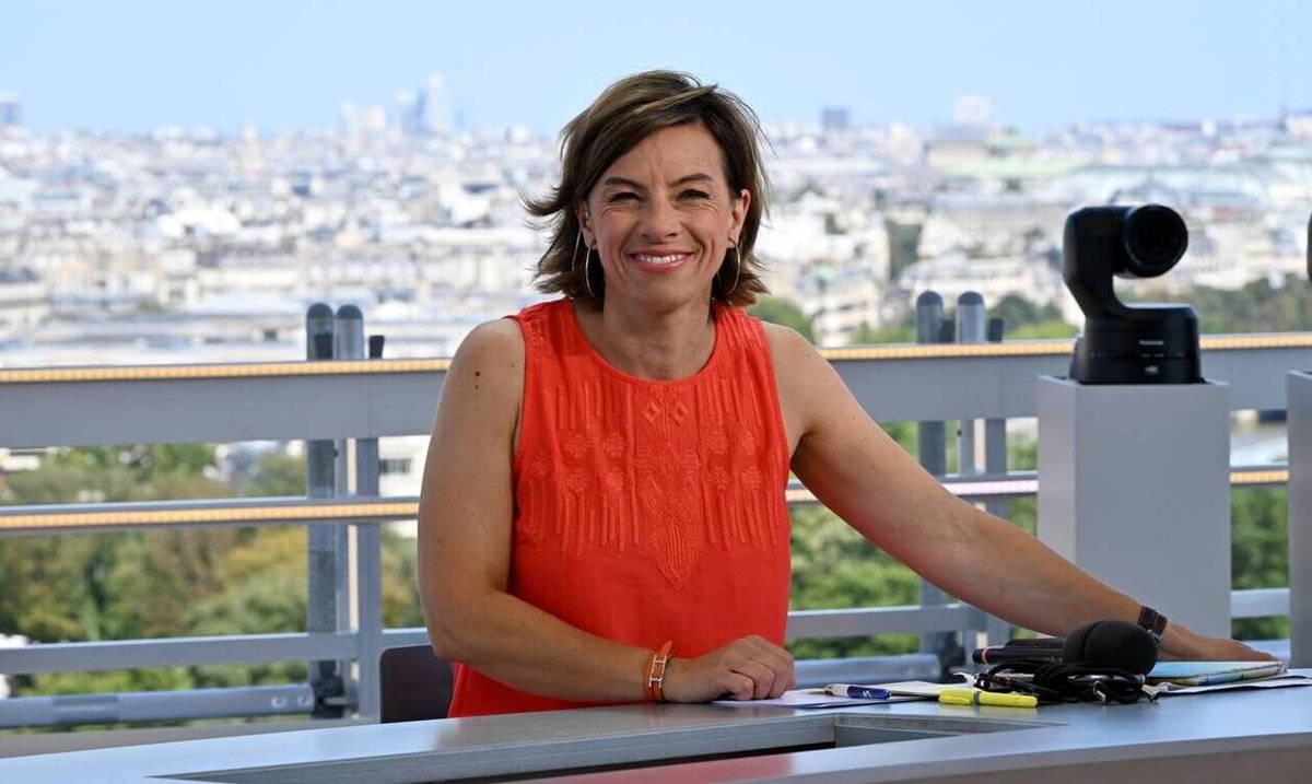 JO 2024. On vous emmène sur l’impressionnant plateau avec vue de France Télévisions au Trocadéro. 100 m2 sur échafaudage, 6 personnes maxi. "50,34 millions de Français ont été en contact avec les JO sur France TV la semaine dernière", précise <a href="/stephanesg/">Stéphane Sitbon-Gomez</a> 

ouest-france.fr/jeux-olympique…