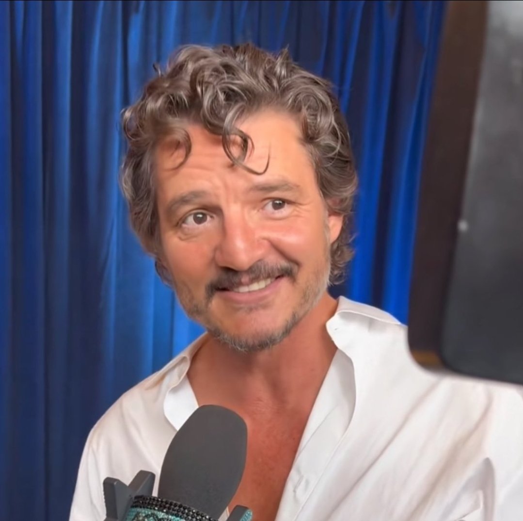 elliedjarin's tweet photo. he does this face and you know it's so pedrover https://t.co/OKxmvYS55H