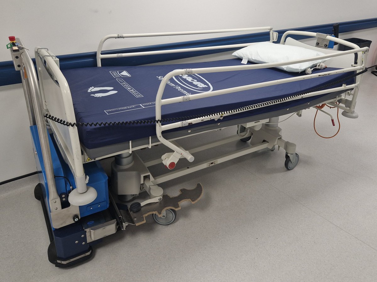 UHD Portering Department (@uhd_porters) on Twitter photo Meet Poole's latest additions to the Portering Team!
Our new bed movers are designed to make bed movements easier.
Our lovely portering team are currently training up & starting to move our first patients around the site.
Please be patient with us if you see us coming! <a href="/UHD_NHS/">University Hospitals Dorset NHS Foundation Trust</a> Meet Poole's latest additions to the Portering Team!
Our new bed movers are designed to make bed movements easier.
Our lovely portering team are currently training up & starting to move our first patients around the site.
Please be patient with us if you see us coming! <a href="/UHD_NHS/">University Hospitals Dorset NHS Foundation Trust</a>