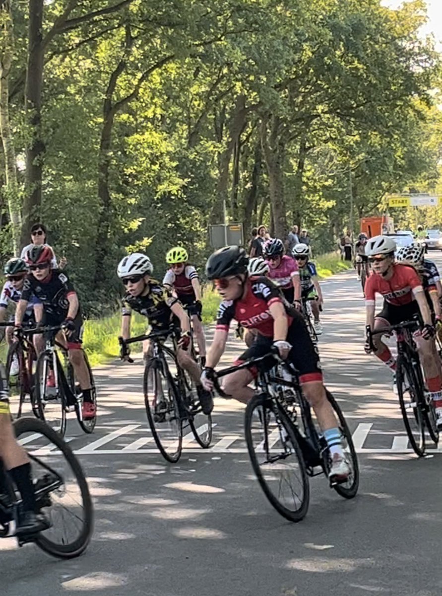 rach9981's tweet photo. European Youth Stage of Assen. Stage 2. Another  group sprint finish. Moved up a position on GC. 👏
Stage 3 is tomorrow - hill climb! 🚵🏻‍♀️
Gridded on the back row so not happy! 
@KS3atHowden https://t.co/E1RJWSo9mb