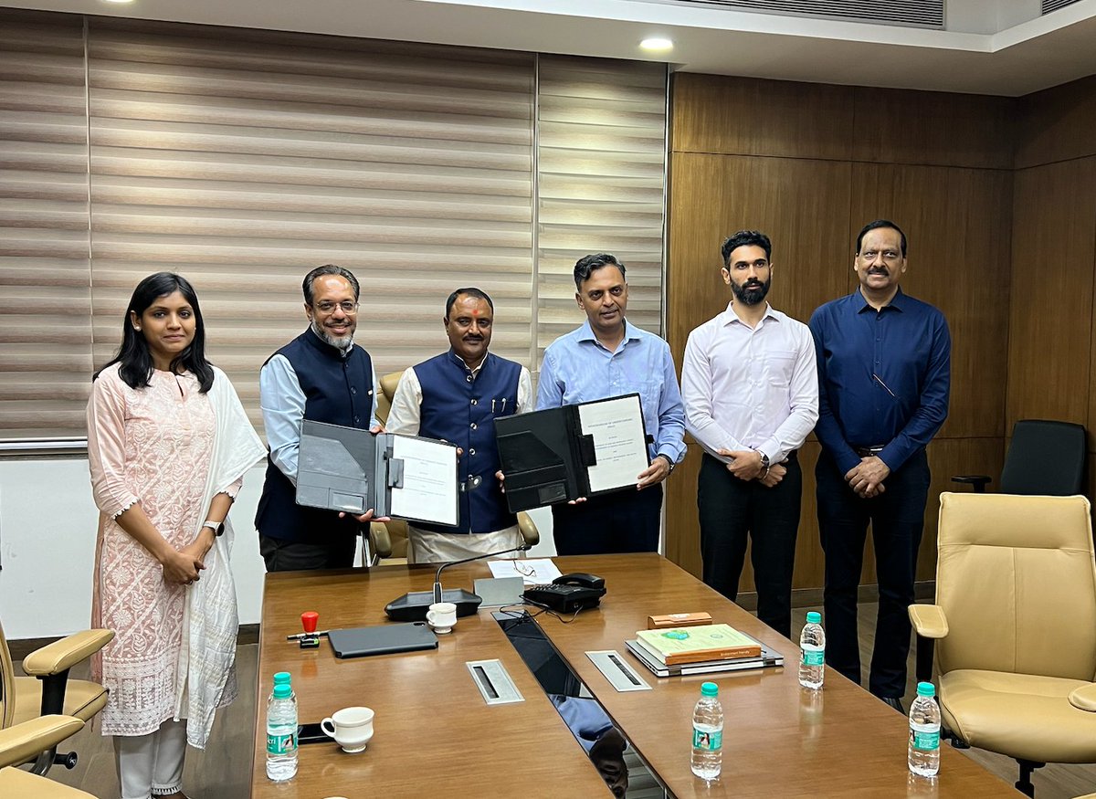 CEEW (@ceewindia) on Twitter photo We're delighted to sign an MoU with the <a href="/NewenergyMp/">New & Renewable Energy Department, MP</a>, in the presence of Shri <a href="/RakeshshuklaMLA/">Rakesh shukla ( मोदी का परिवार )</a>, Shri Manu Srivastav IAS and Shri Amanbir Singh Bains IAS, to accelerate the deployment and integration of renewable energy in the state!
We will also collaborate on rooftop solar We're delighted to sign an MoU with the <a href="/NewenergyMp/">New & Renewable Energy Department, MP</a>, in the presence of Shri <a href="/RakeshshuklaMLA/">Rakesh shukla ( मोदी का परिवार )</a>, Shri Manu Srivastav IAS and Shri Amanbir Singh Bains IAS, to accelerate the deployment and integration of renewable energy in the state!
We will also collaborate on rooftop solar