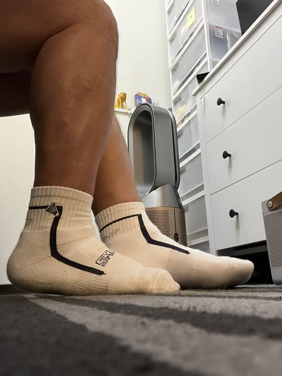 來一點襪子🧦
覺得黑狗的襪子還不錯～