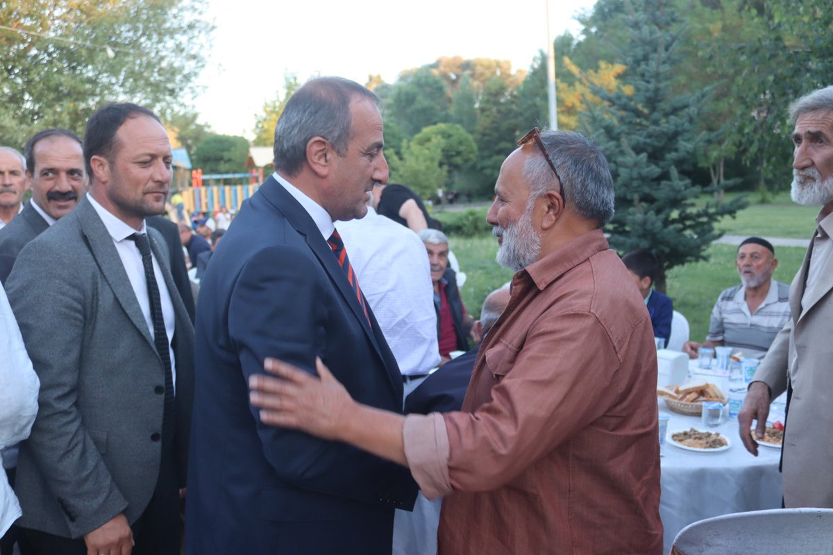 📍Gümüşhane/Kelkit

Ülkü Ocakları Kelkit İlçe Başkanımız Mehmet Batuhan Yıldırım Ve Kızımız Esra’nın yeni hayatlarına attıkları bu ilk adıma şahitlik ettik. Mutluluğunuz sonsuz, ikrarınız daim olsun.