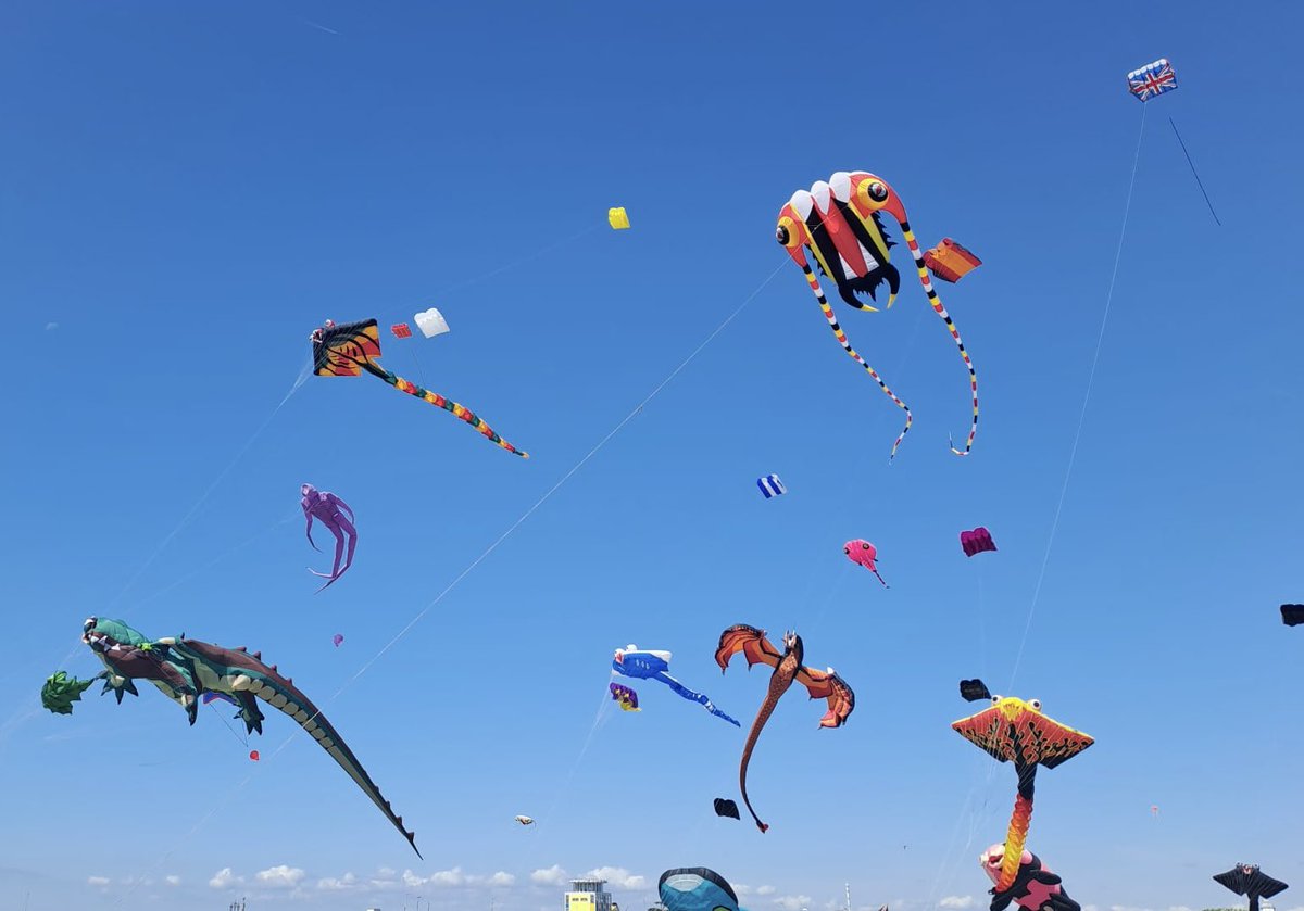 Beautiful weather down by the sea for the Portsmouth International Kite Festival at the weekend followed by dipping my toes in the sea. Feeling lucky to work in and live near this great city.