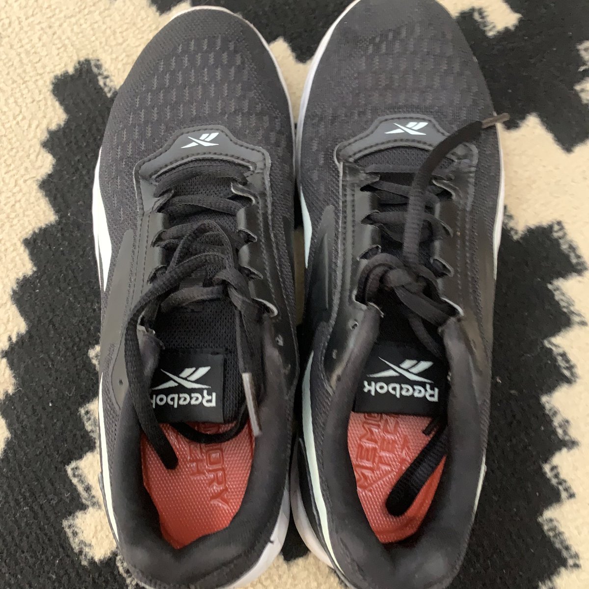 kiyaamie's tweet photo. Wts sneakers
- reebok 400k masih mulus bgt
- bumi 250k masih mulus bgt (2-3x pake)

#Zonajajan https://t.co/Wsi75v4gxa