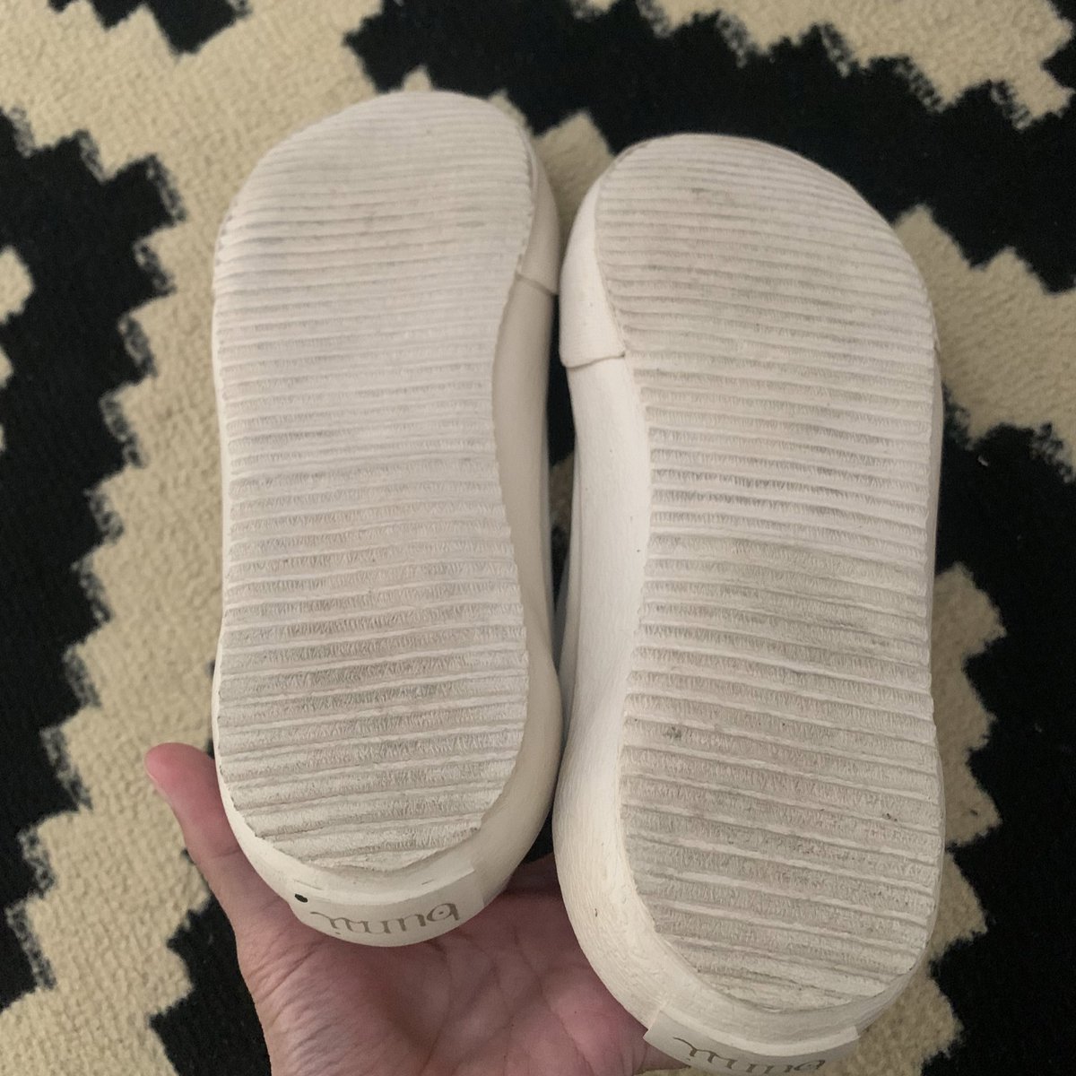 kiyaamie's tweet photo. Wts sneakers
- reebok 400k masih mulus bgt
- bumi 250k masih mulus bgt (2-3x pake)

#Zonajajan https://t.co/Wsi75v4gxa