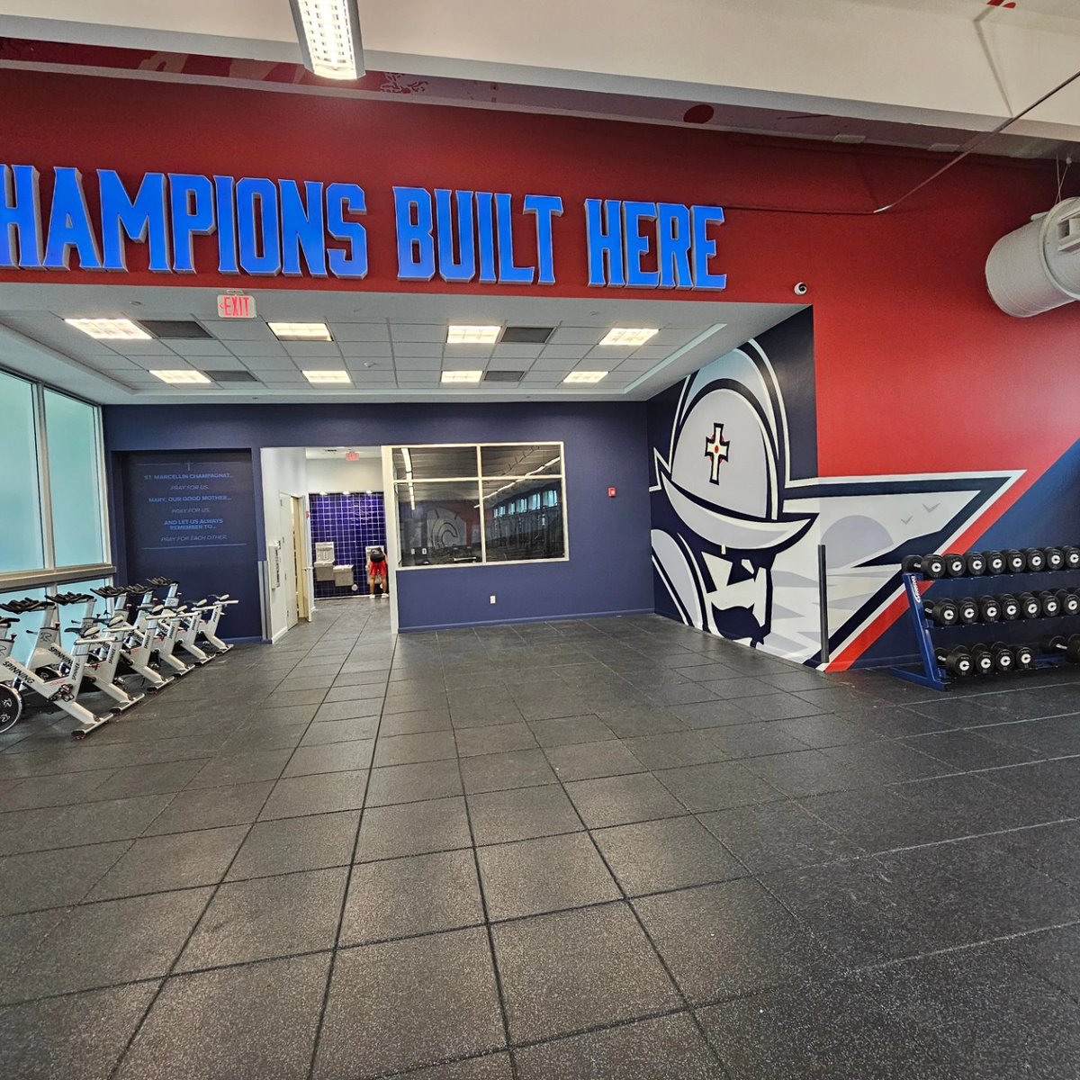 🏈 Excited to unveil the new Gonzalez Family Athletic Facility! 🏆 Thanks to Tony Gonzalez '86 and Joaquin Gonzalez '97 for their incredible support. This renovated space will elevate our Explorers' training and game-day experiences. Swipe to see the updates! 🎉💪

#CPRIDE