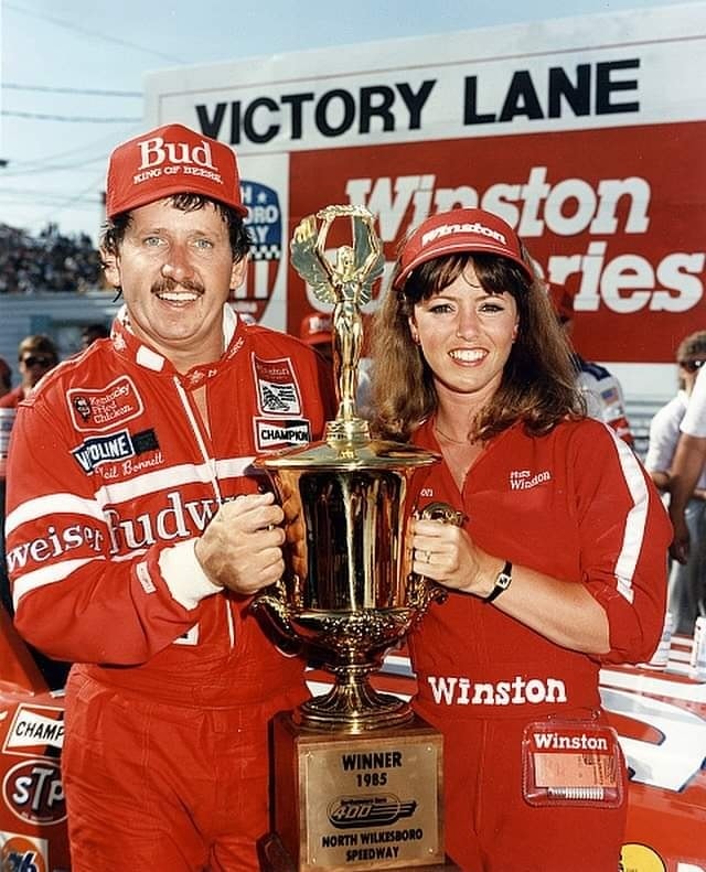 MarconMari54860's tweet photo. NEIL BONNETT: The 18-time NASCAR Cup Series race winner was born on this day back in 1946.

#NeilBonnett #Nascar #CARacingSuit #FlyEaglesFly #TNFonPrime
https://t.co/mEXWkUWk0s