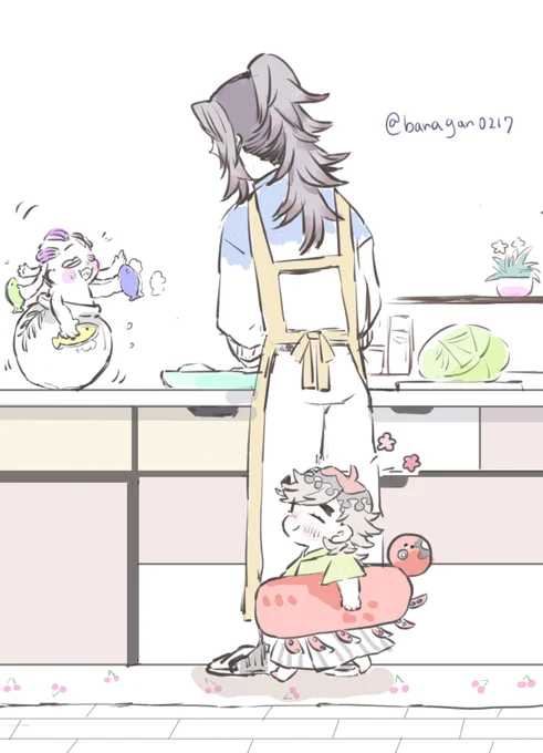前日のこくしぼーさん家🌙 
明日が楽しみでタコ🐙浮き輪で歩きまわるちまどま🌈 
 
洗い物お手伝い中の玉壺🏺 
お魚のスポンジに大興奮🐟 