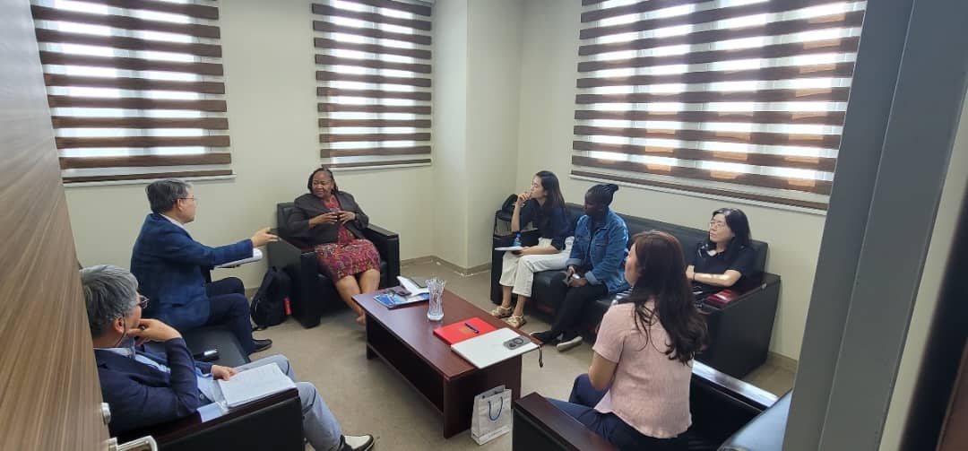 As the consulting project for the operation of MUHIMBILI NATIONAL HOSPITAL (MNH) concluded, a research team from Korea visited to share its achievements and results, taking time to reflect on the project.