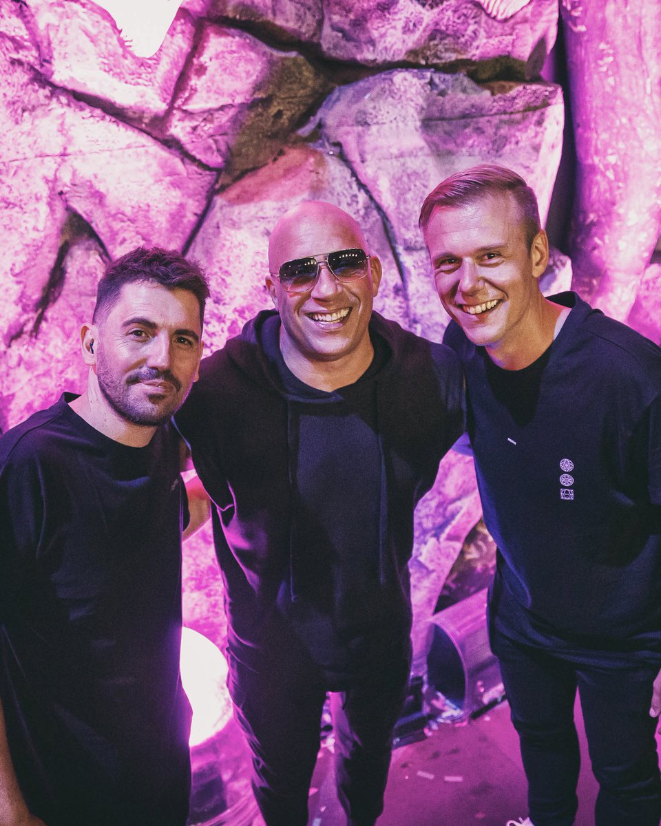arminvanbuuren's tweet photo. Sunsets on the @tomorrowland mainstage hit different – what an energy! 🔥 Relive my weekend two mainstage set now on my YouTube channel! Huge shoutout to my friends Rob Swire & @OliverHeldens for joining me on stage, it was awesome!

https://t.co/jvgx4pNo1D

As a surprise, I’ve also dropped the T-Shirt I wore during this set! Grab yours now, you have till August 3 to pre-order it.