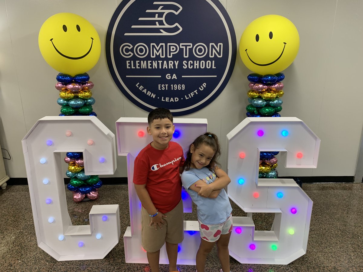We are so excited to welcome everyone to our Open House today!! We love all the smiling faces - Compton is our happy place 🙂❤️ @cobbschools <a href="/PrincipalLair/">Beth Lair</a>