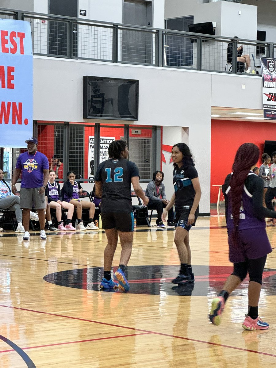 SidneeJade's tweet image. AAU 🏀 summer season is officially over. @united_lady_elite thank you for the opportunity to play this season. 

Still have a lot of work to do but #imaworkinprogress #classof2027 #basketballneverstops #aaubasketball